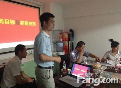 浪鲸卫浴“总裁签售一字千金”大型促销活动成功落地宜昌，专业服务铸就行业典范